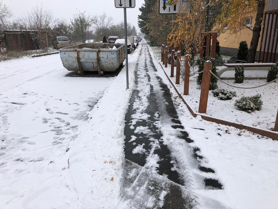 Zimná údržba v uliciach Vajnor -november 2018