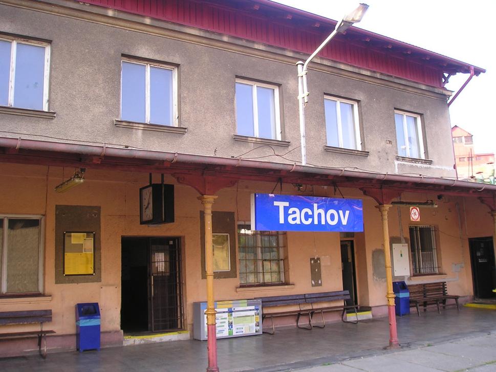 Obr. 1: Na železničnej stanici v Tachove sa veľa nezmenilo...