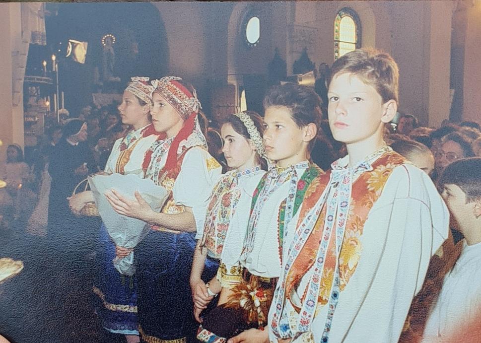 Veľkonočná svätá omša v roku 1995.