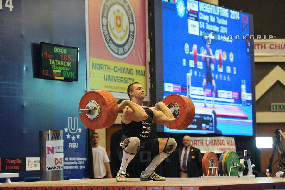 Radoslav Tatarčík premiestňuje 185kg.