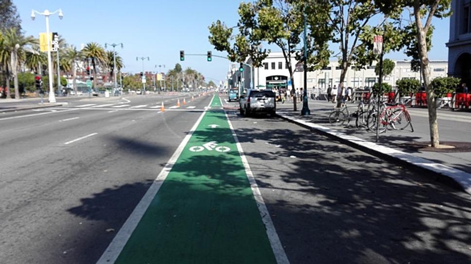 Na rozdiel od Bratislavy sú cyklistické pásy v San Franciscu skutočne použiteľné.