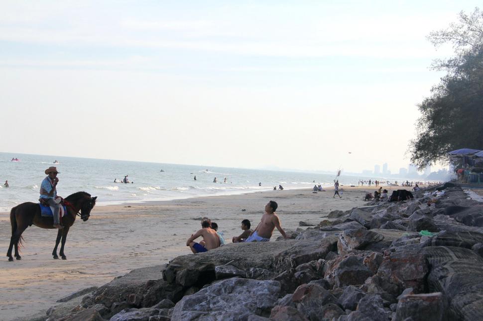 Cha am beach v nedeľu večer