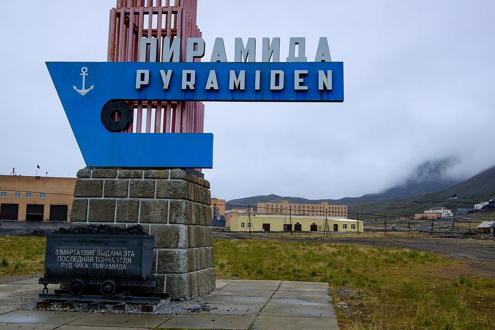 Vitajte v meste Pyramiden.