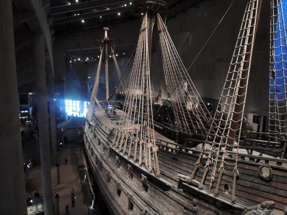 Vasa múzeum- doporučujem všimnúť si maličkých ľudí pod loďou