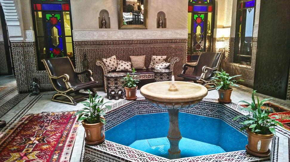 Riad - typický marocký dom bohatších obyvateľov. Tento náš bol postavený pred sto rokmi. Veľmi pekné, nie?