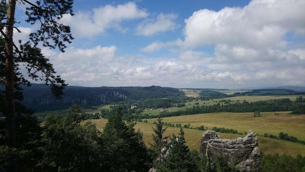 Pohľad na Adršpašské skalné mesto z Křížového vrchu