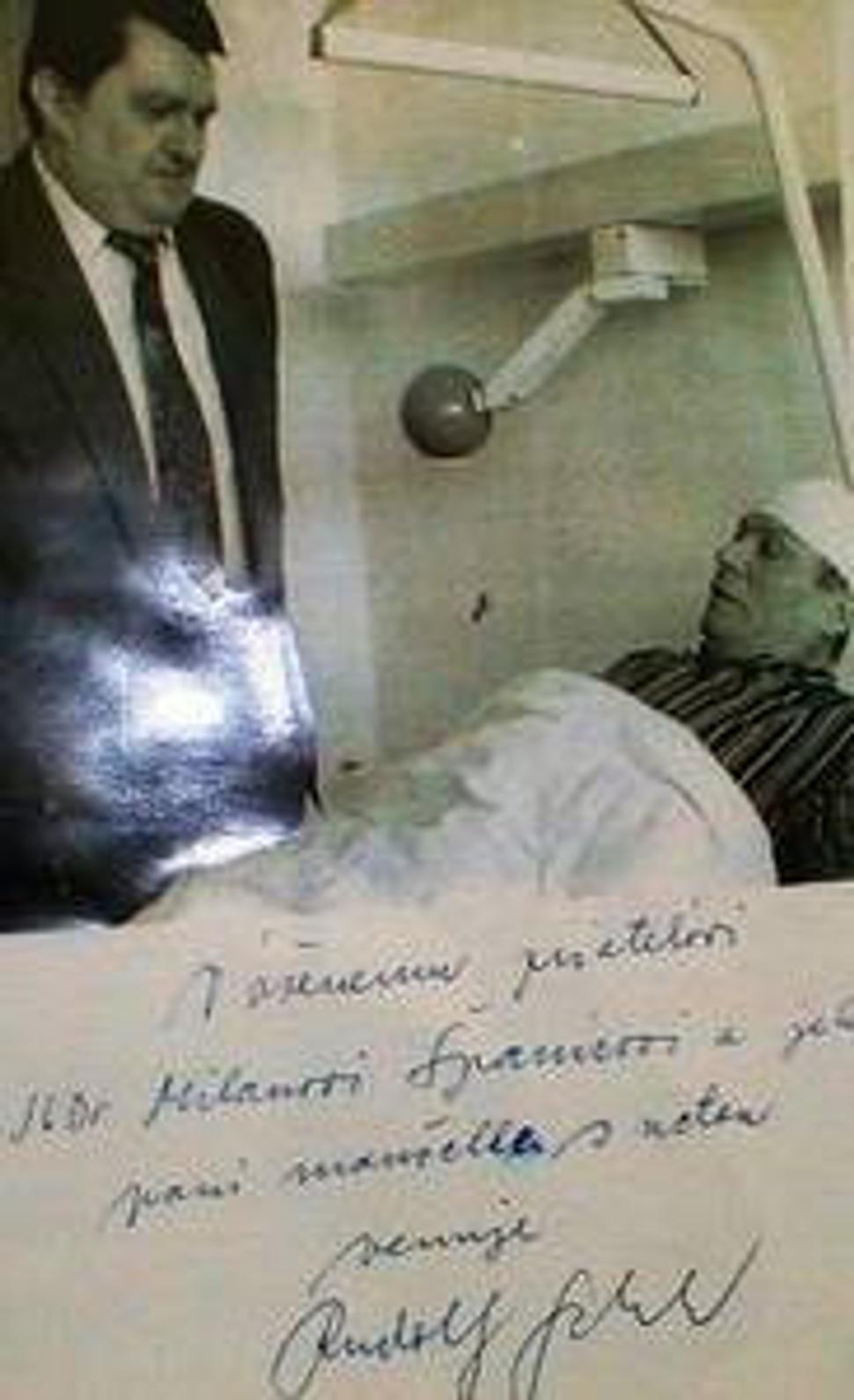 Venovanie je z jednej mnohých kníh bývalého prezidenta