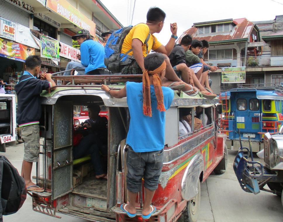 Populárne jeepney sú obľúbené aj v Banaue