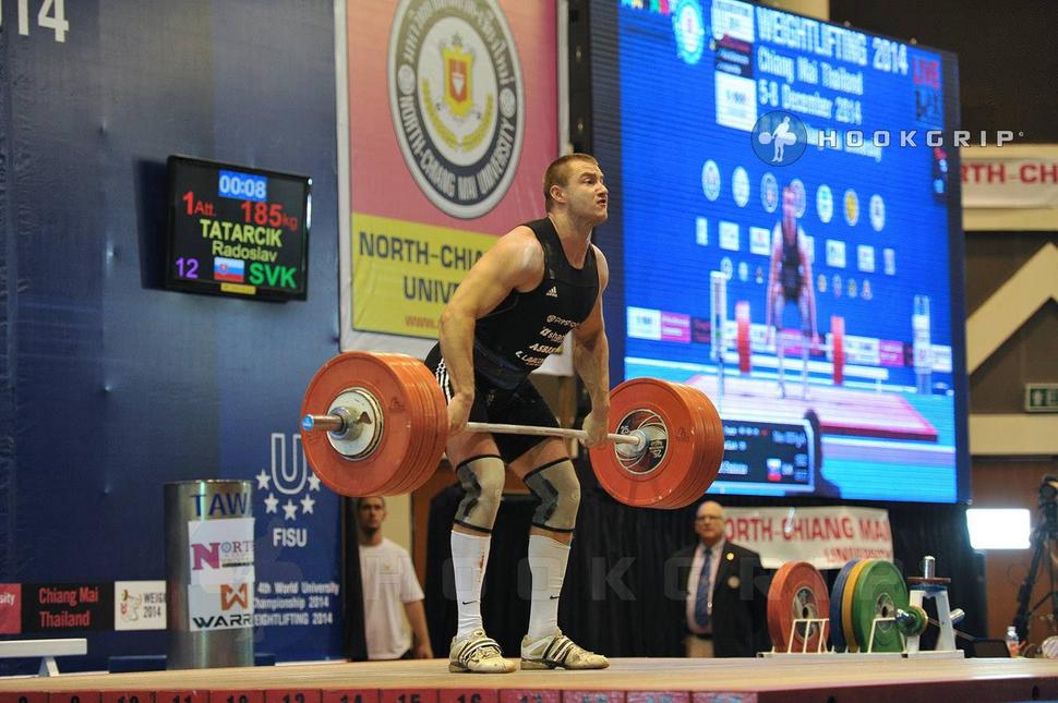Radoslav Tatarčík premiestňuje 185kg. 
