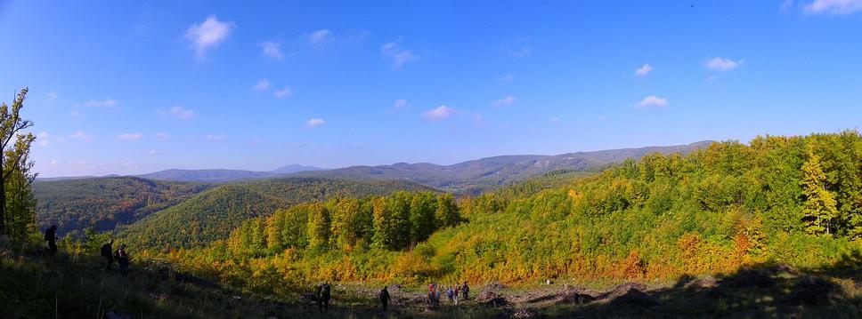 Panoráma zo Starého hája s pohľadom na Sitno.