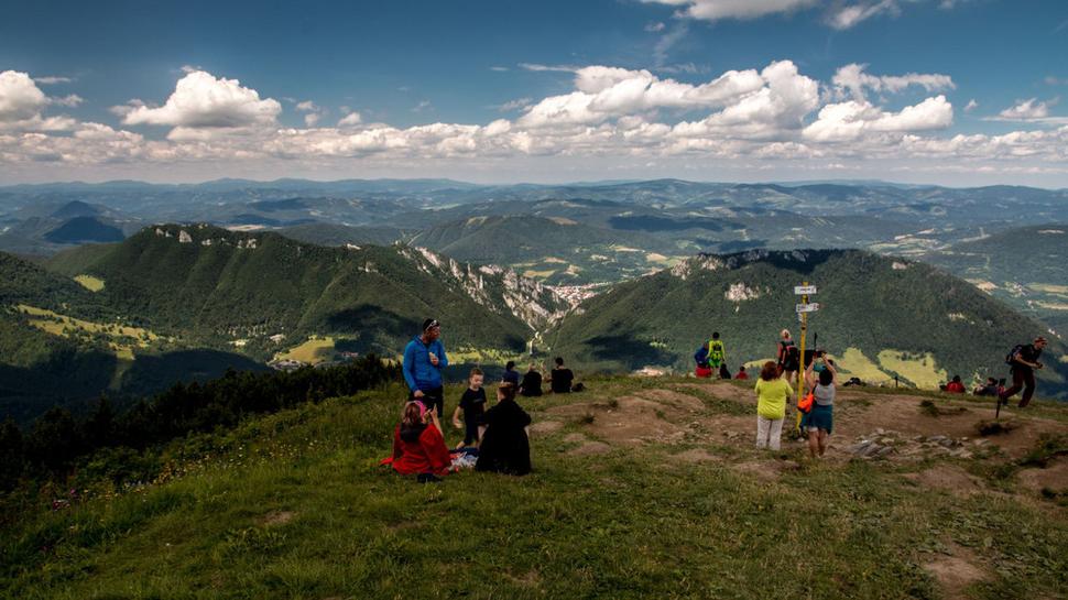 vstupná brána do Vrátnej z P. Grúňa