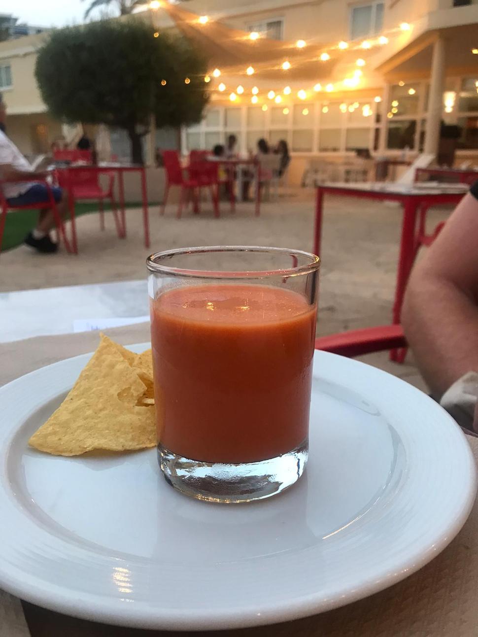 V Alicante určite treba skúsiť aj gazpacho - studenú paradajkovú polievku.