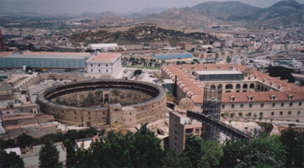 pohlad na Plaza de Toros a Univerzitu