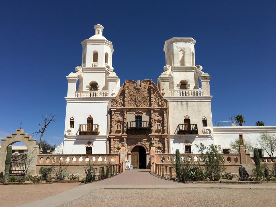 Misia San Xavier de Bac vybudovaná v rokoch 1783 – 1797 južne od Tucsonu.