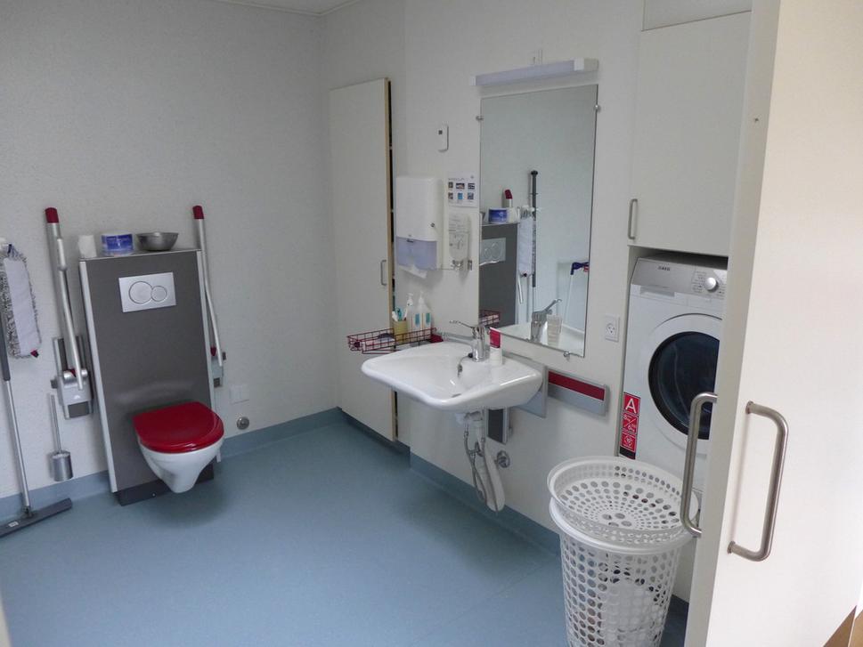 Bezbariérová kúpeľňa s WC poskytujú obyvateľom skutočný komfort.