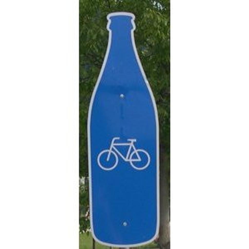 Nie na každom rohu majú (cyklo-) turisti možnosť doplniť tekutiny ako tu na pobreží Bodamského jazera...