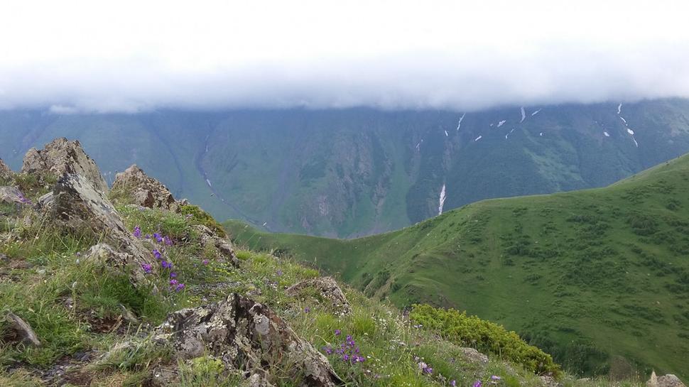 oblaky odrezali vrch