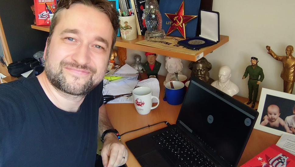 Blaha a jeho malý kútik radosti.