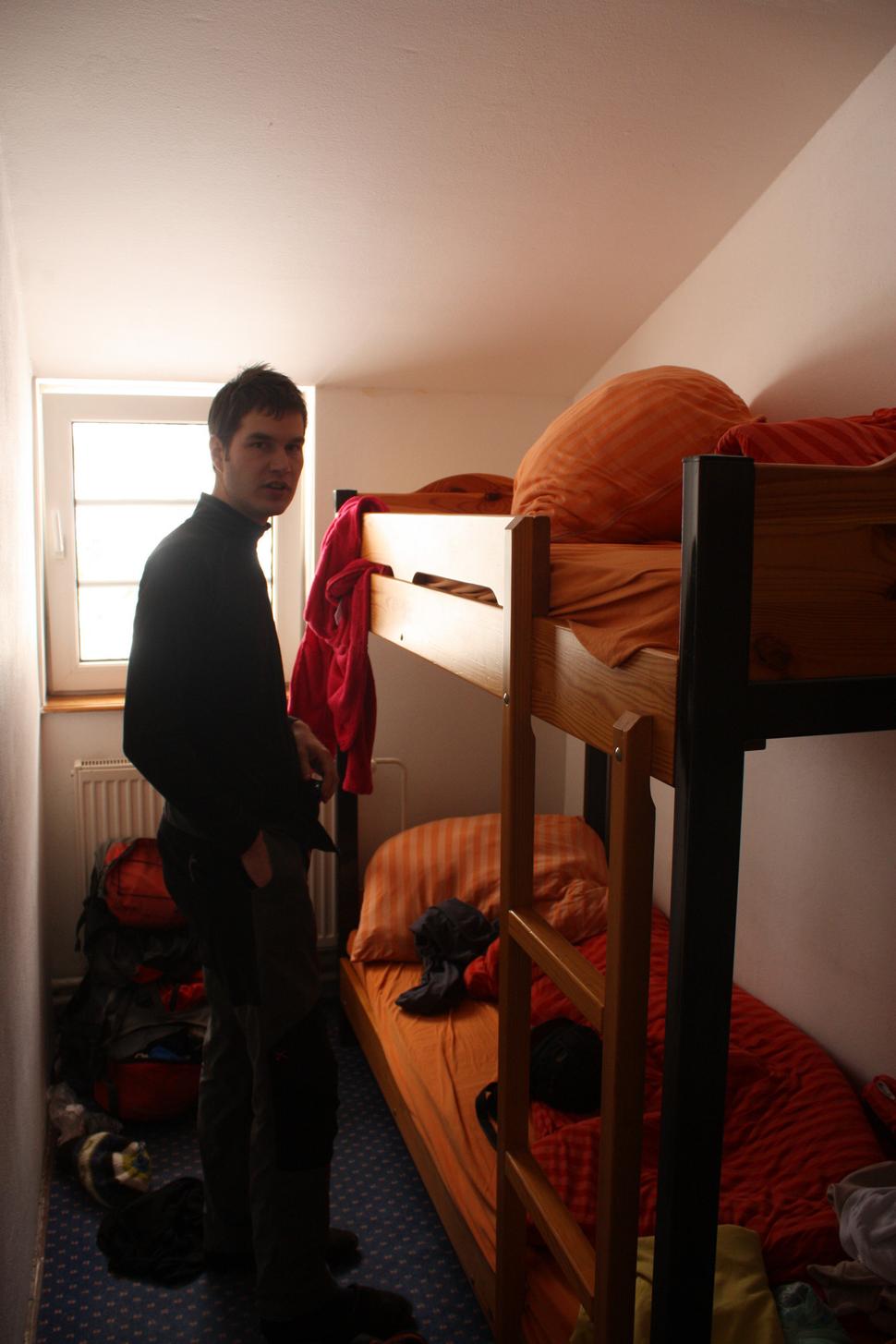 Peťo v našej súkromnej izbe na Brnčálke