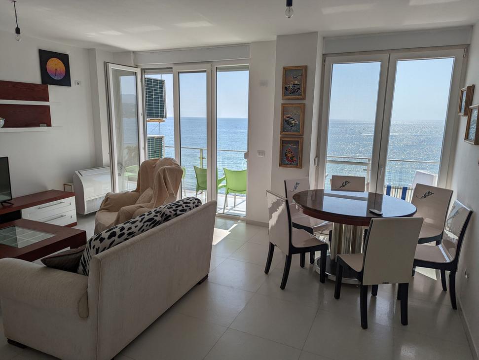 Náš apartmán v Shëngjine