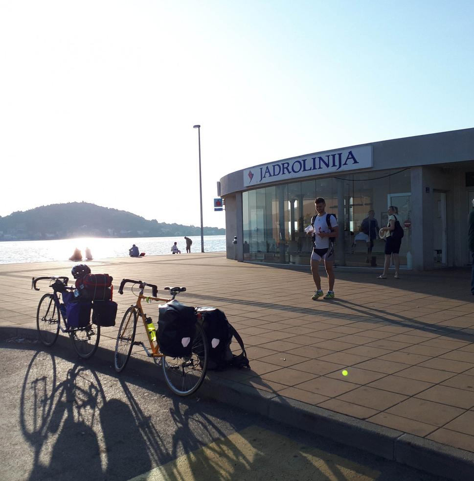 Lístok na Jadroliniju Preko-Zadar stál v sezóne 2017 18kn/os .