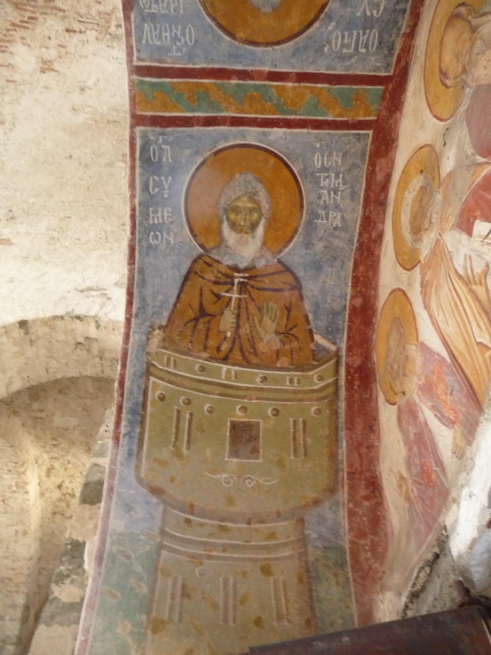 Sv. Šimon Stylita nazývaný aj mladší, byzantská freska v Chráme Hagia Sofia v Trabzone, polovica 13. storočia