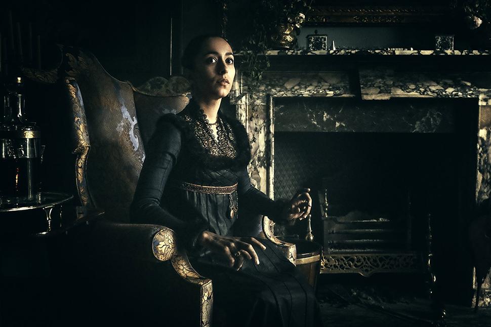 Oona Chaplin v úlohe Zilphy Geary
