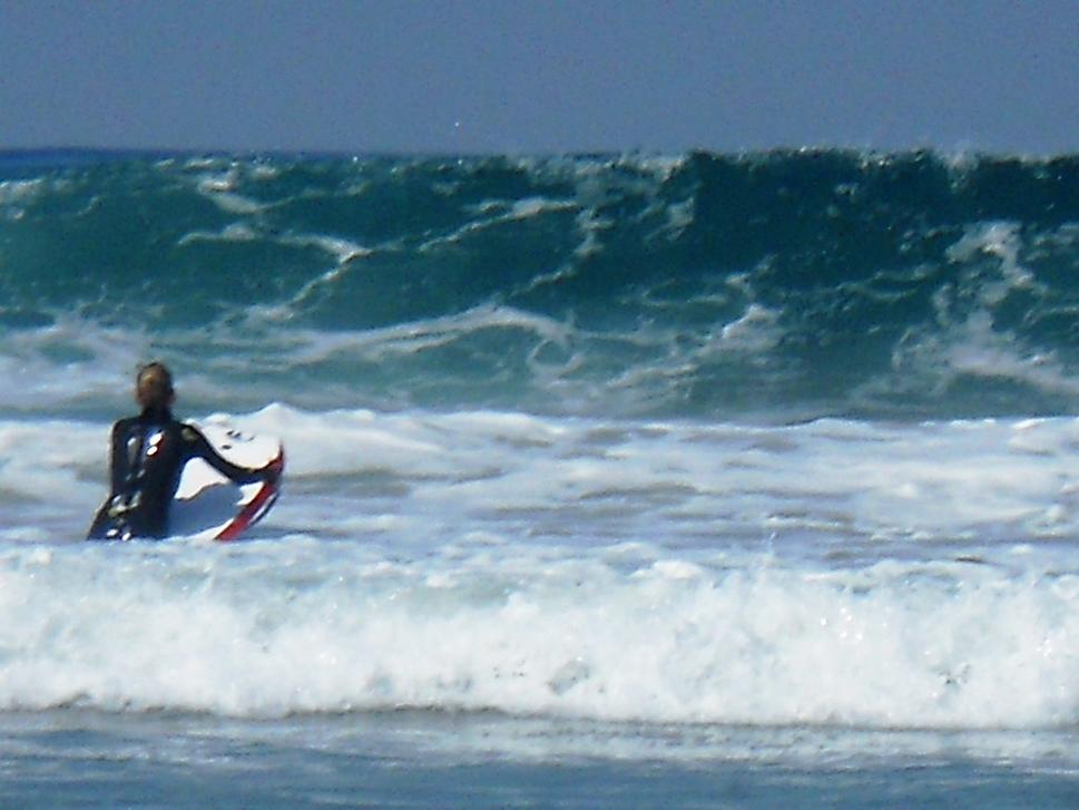 Vlny na Mission Beach boli vysoké