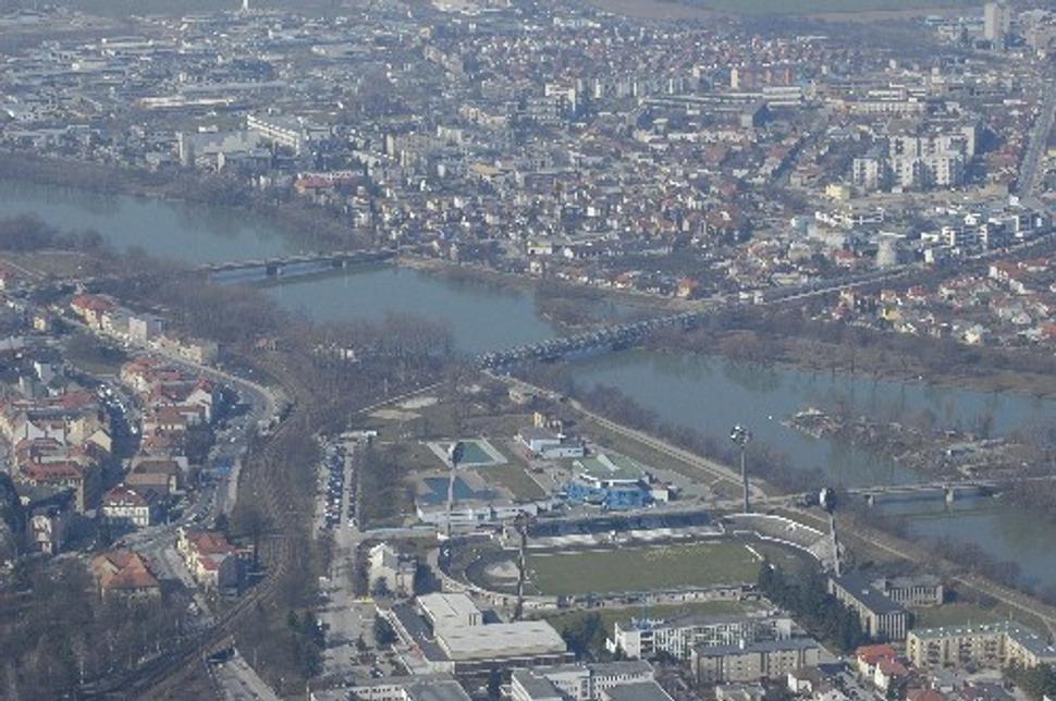 B04