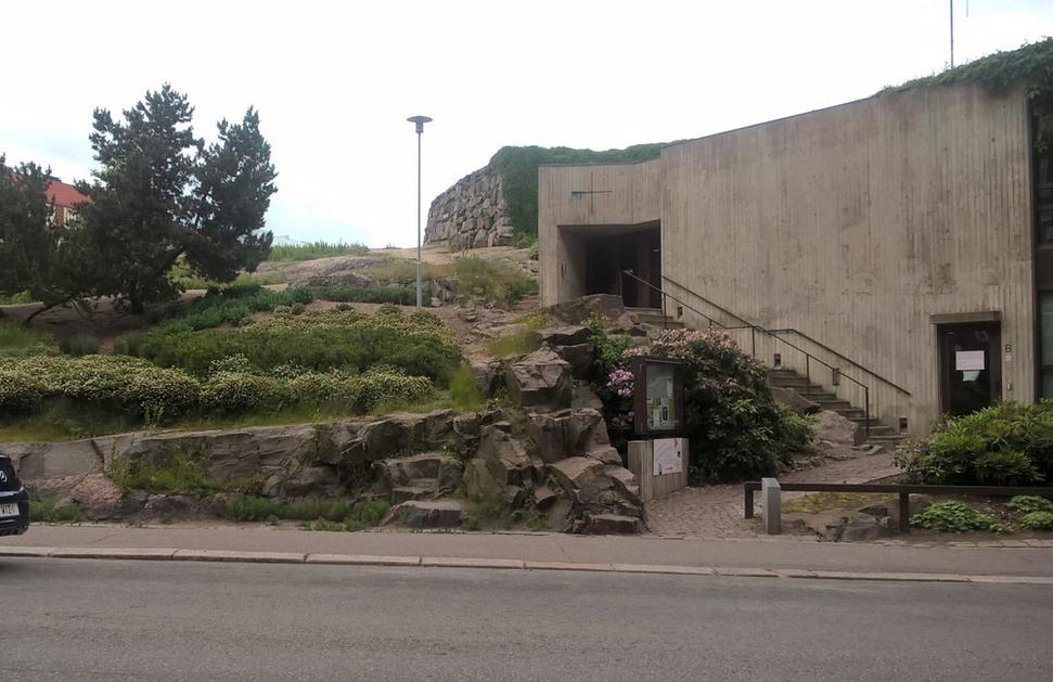 kostol v skalách