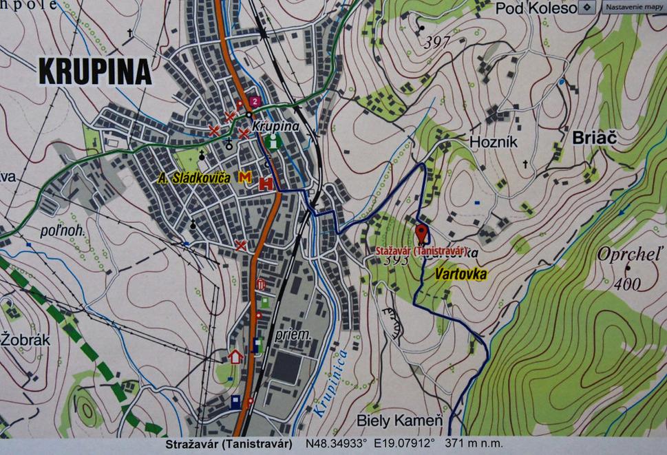 Z autobusovej stanice v Krupine (vlak, bus) ide na Vartovku modrá značka. Prejdeme centrom mesta ku železničnej trati. Na záver stúpame prudko ulicou Tanistravár cez lazy po asfaltke, ktorá končí takmer na vrchole (prístup je možný k vartovke autom).