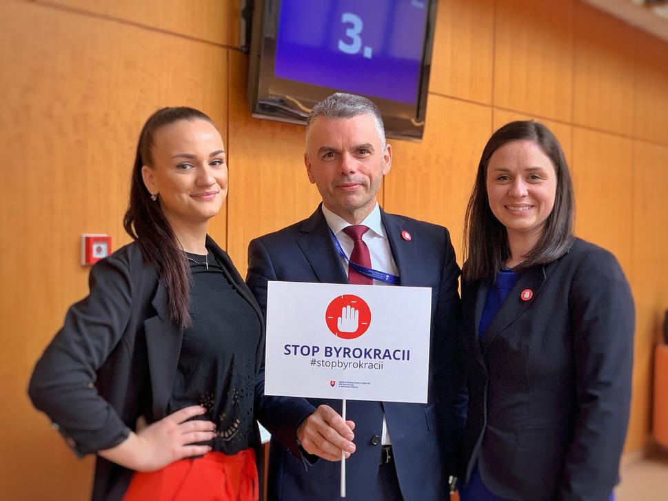 Schvaľovanie zákona proti byrokracii Vládou SR - 2019