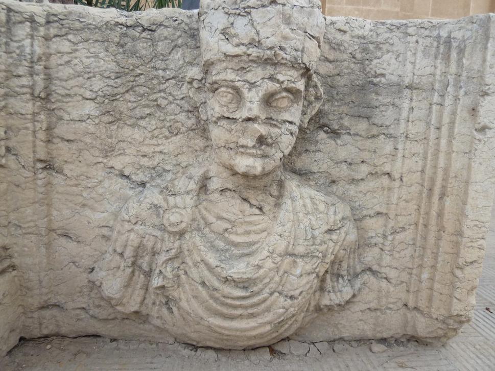 Detail výzdoby jedného zo sarkofágov v Archeologickom múzeu