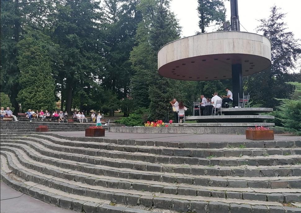 ... alebo na kúpeľný koncert?