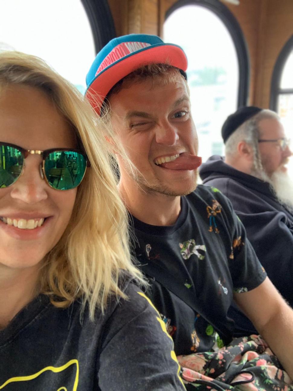 V trolley ktroý premával po Miami Beach, je to žid alebo nie?