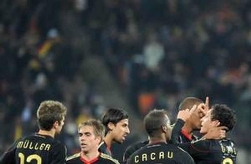 Novú, etnicky pestrú tvár nemeckej futbalovej reprezentácie náckovia nevedia akceptovať