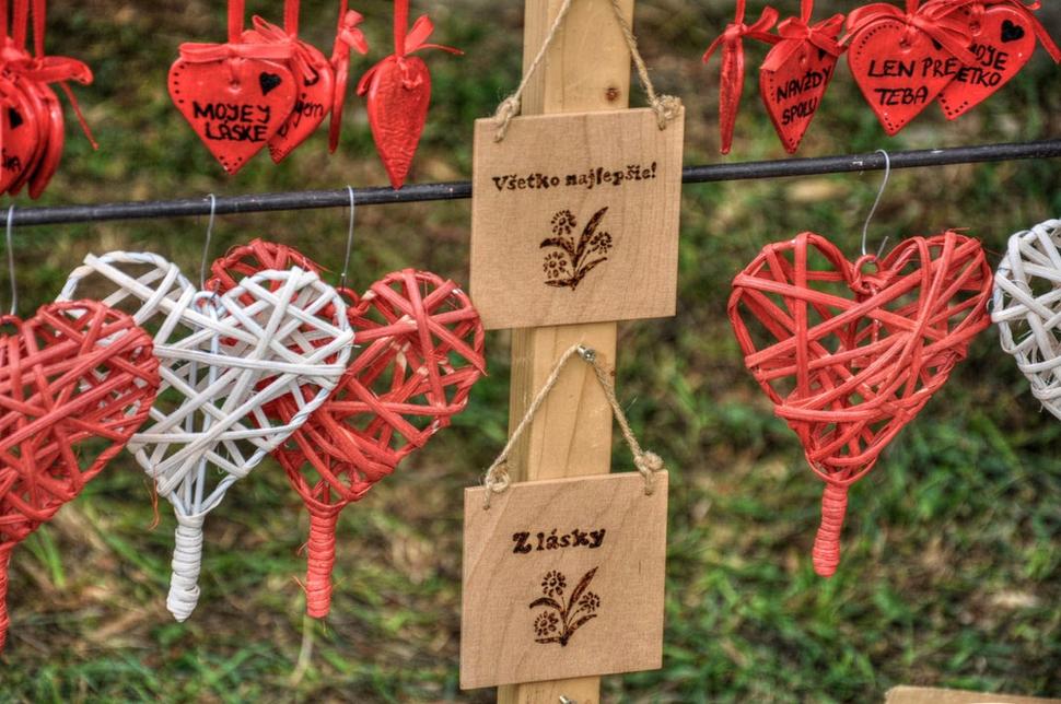 prezentácia a ukážky prác ľudovo-umeleckých výrobcov