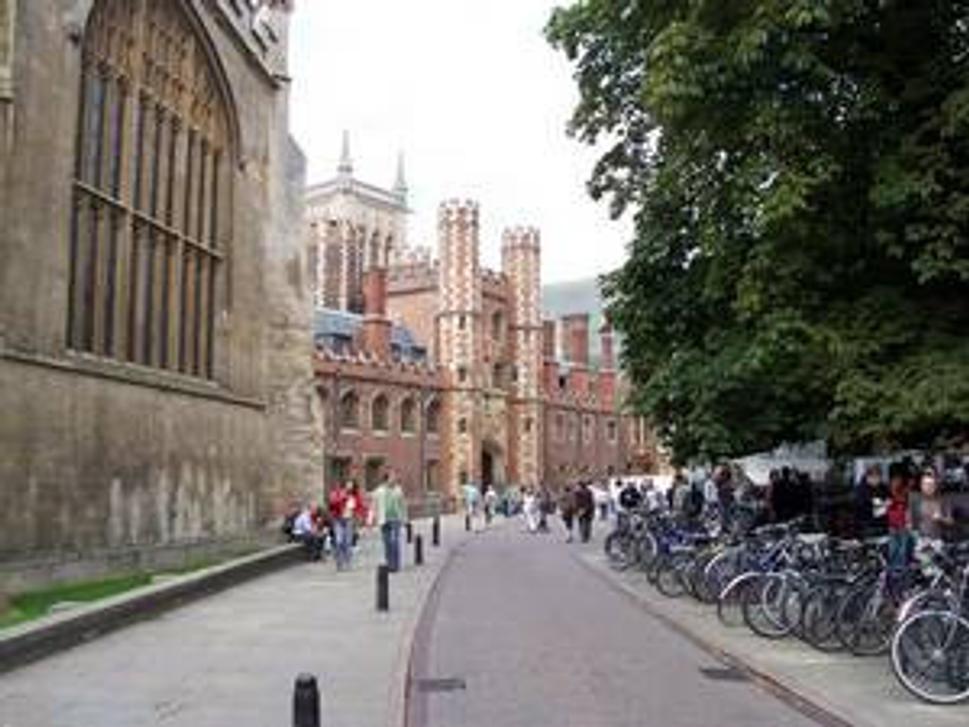 Okolie centra Cambridgeu - Mimochodom, v Cambridgei je krásne rozviutá cyklistická doprava