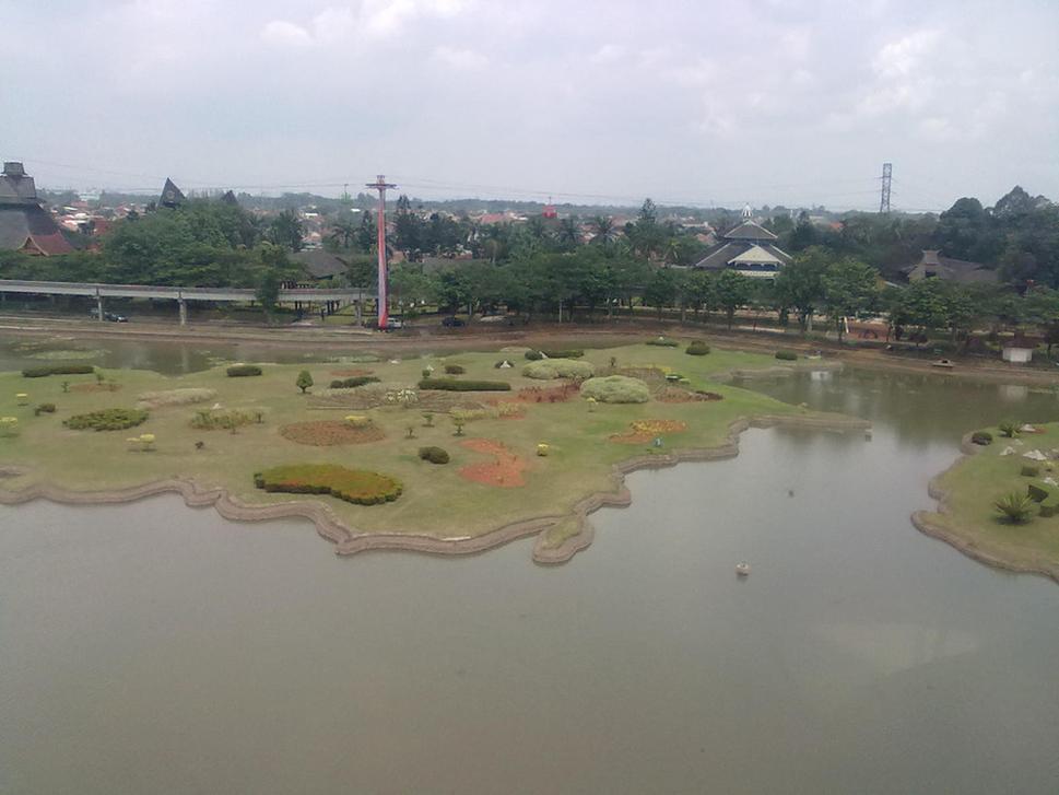 Taman mini z vrchu