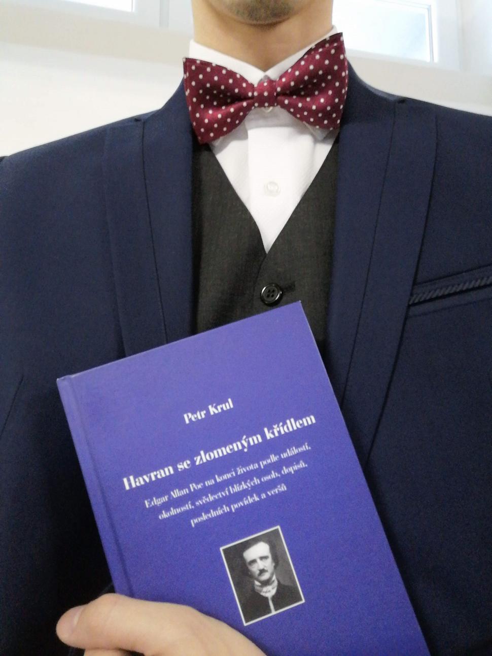 Zatiaľ jediná a najlepšia kniha v češtine o Edgarovi Allanovi Poeovi.