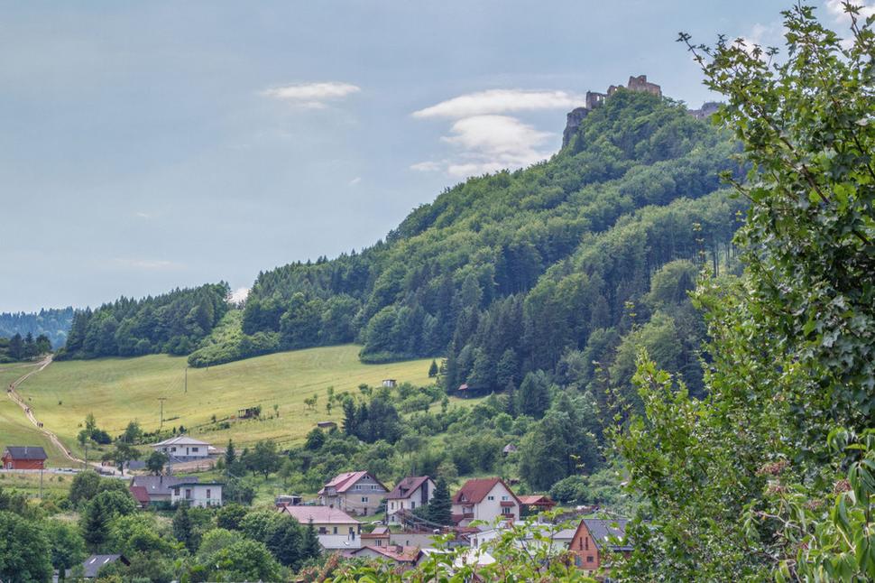 Hrad Lietava z obce Lietava