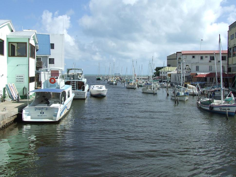 Ústie Haulover creek do mora v Belize city