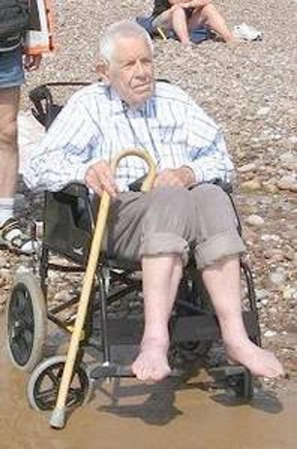 Bob na pláži v Sidmouth