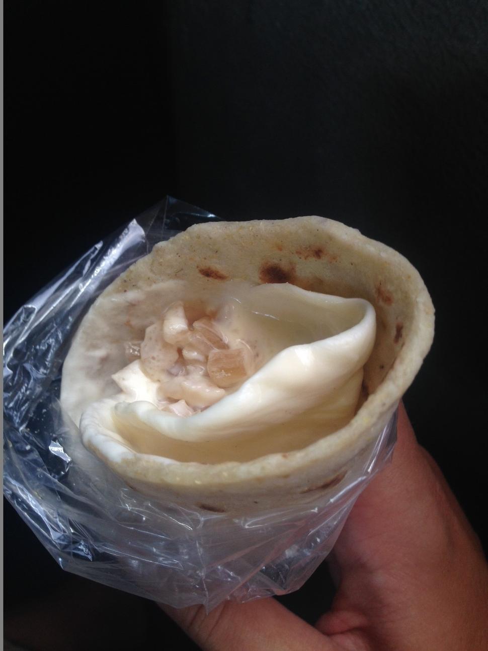 Quesillo zabalené v igelitovom vrecku, pretože hygiena je dôležitá.