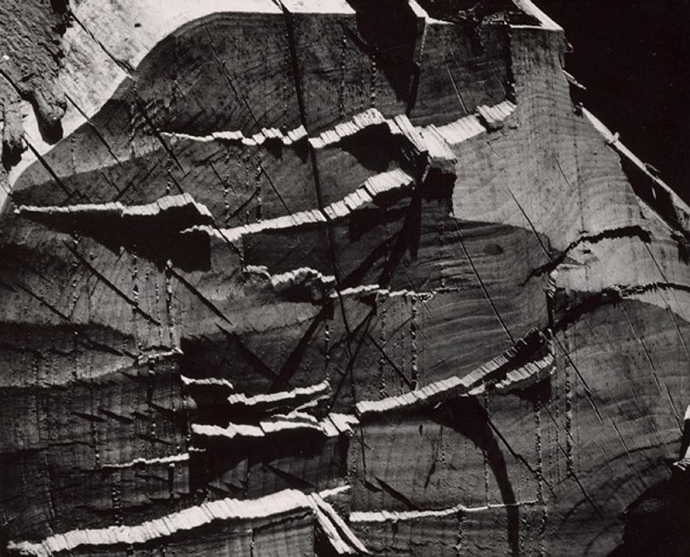 • Martin Martinček: Nezbadaný svet - Podhradie (1962). •