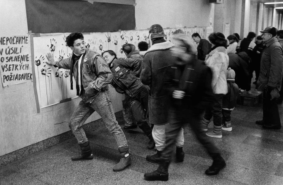 • Ľubo Stacho, Peter Rónai: Pridajte ruku (1989) •