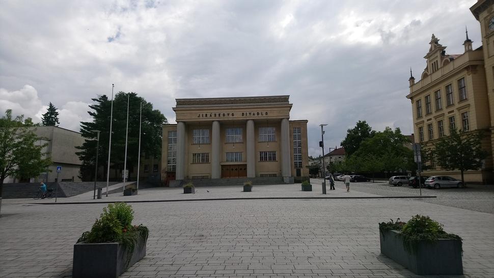 Jiráskove divadlo v Hronove