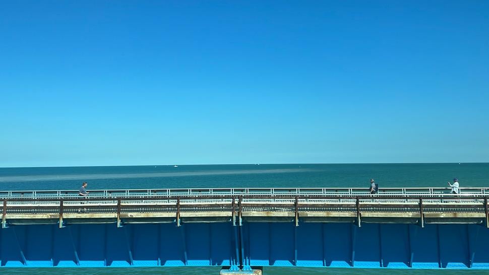 Starý Seven Mile Bridge dnes slúži chodcom a cyklistom.