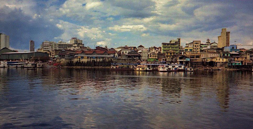 Manaus je situované v severnej časti Brazílie a často označované ako srdce Amazonského pralesa