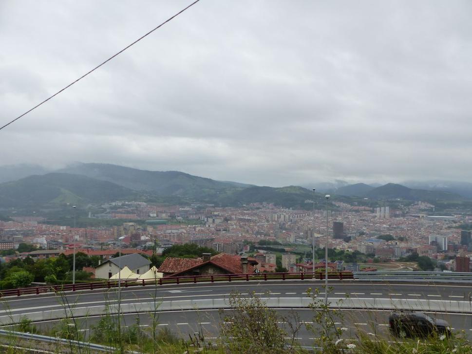 Miesto kde sa naše cesty so Stevom opäť náhodou skrížili. (Bilbao v pozadí)